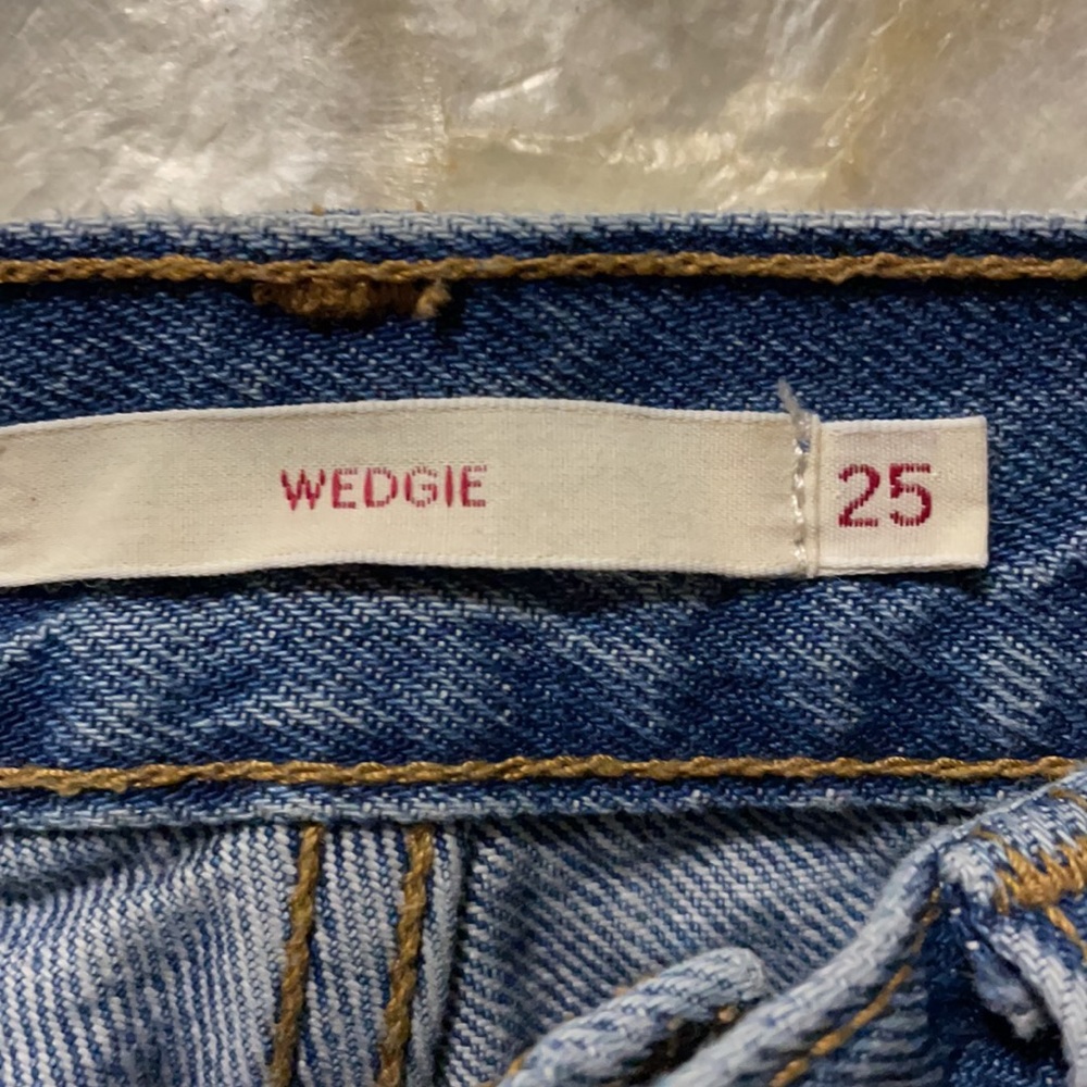 Premium Levis - image 3